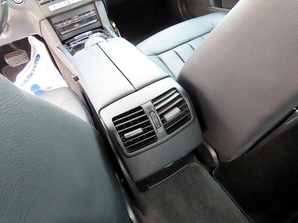 Mercedes Benz E class 2014 Plateado - Importación desde Corea - HF Imports Iquique - Foto 16