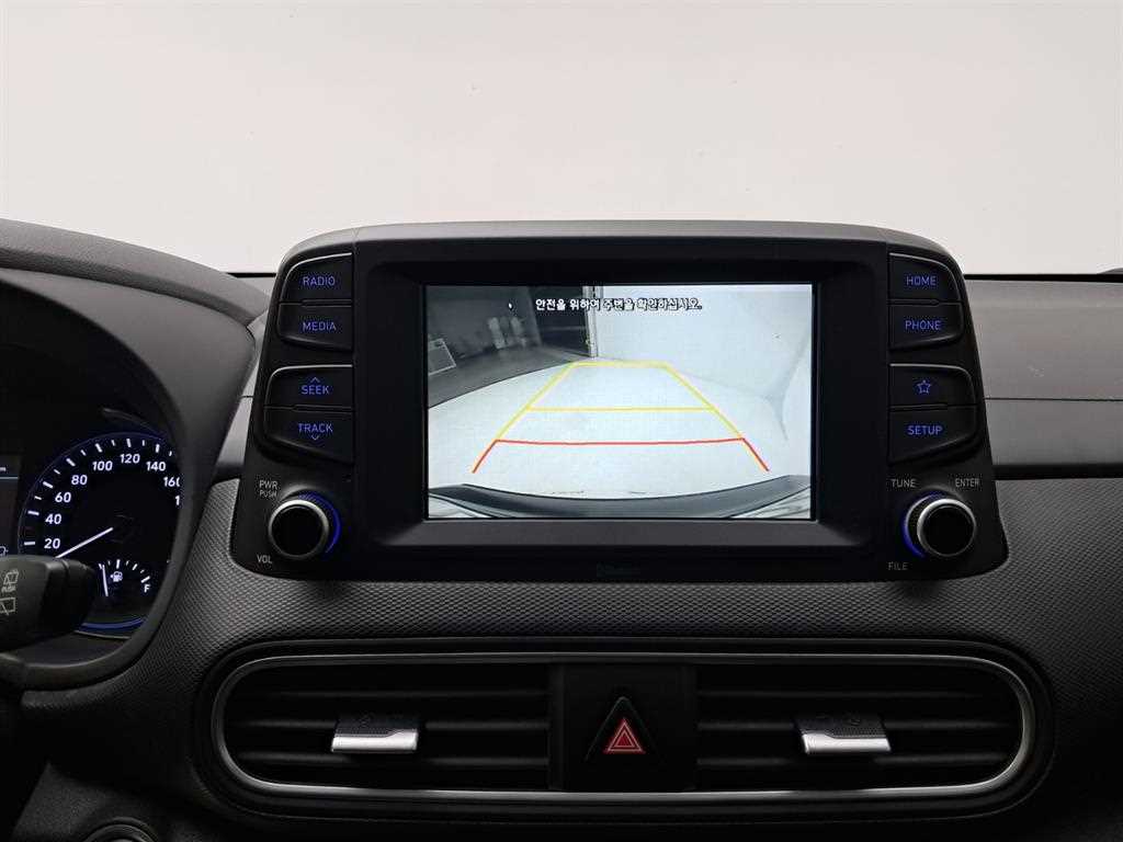 HYUNDAI Kona - Vista 10