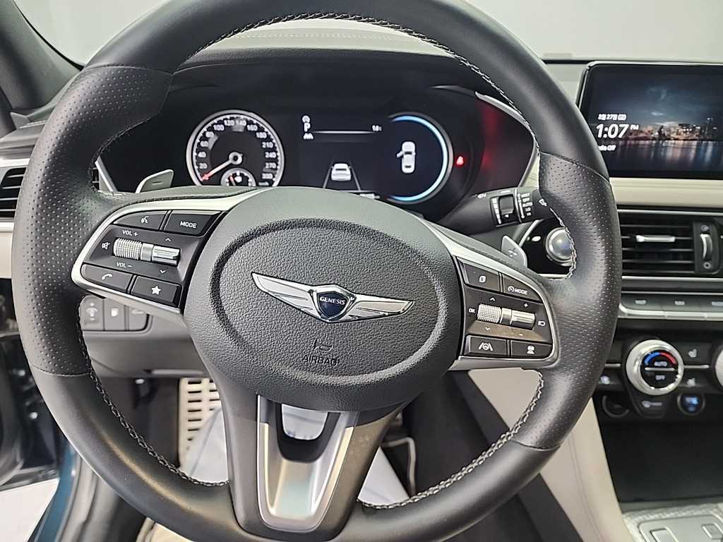 Genesis G70 - Vista 9