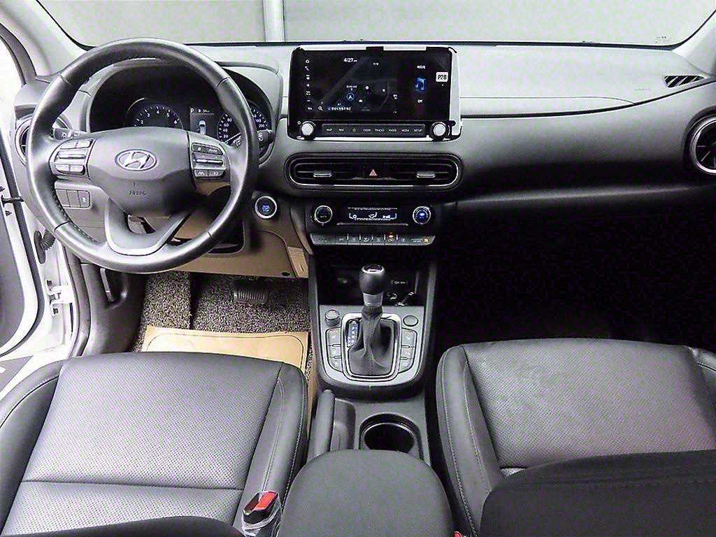 HYUNDAI Kona - Vista 7