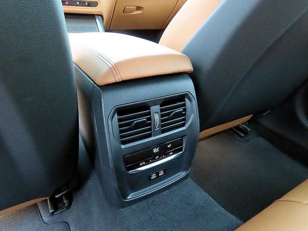 BMW 3 series 2024 Blanco - Importación desde Corea - HF Imports Iquique - Foto 16