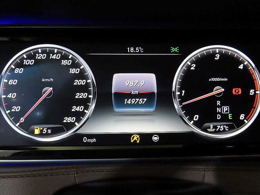 Mercedes Benz S Class - Vista 9