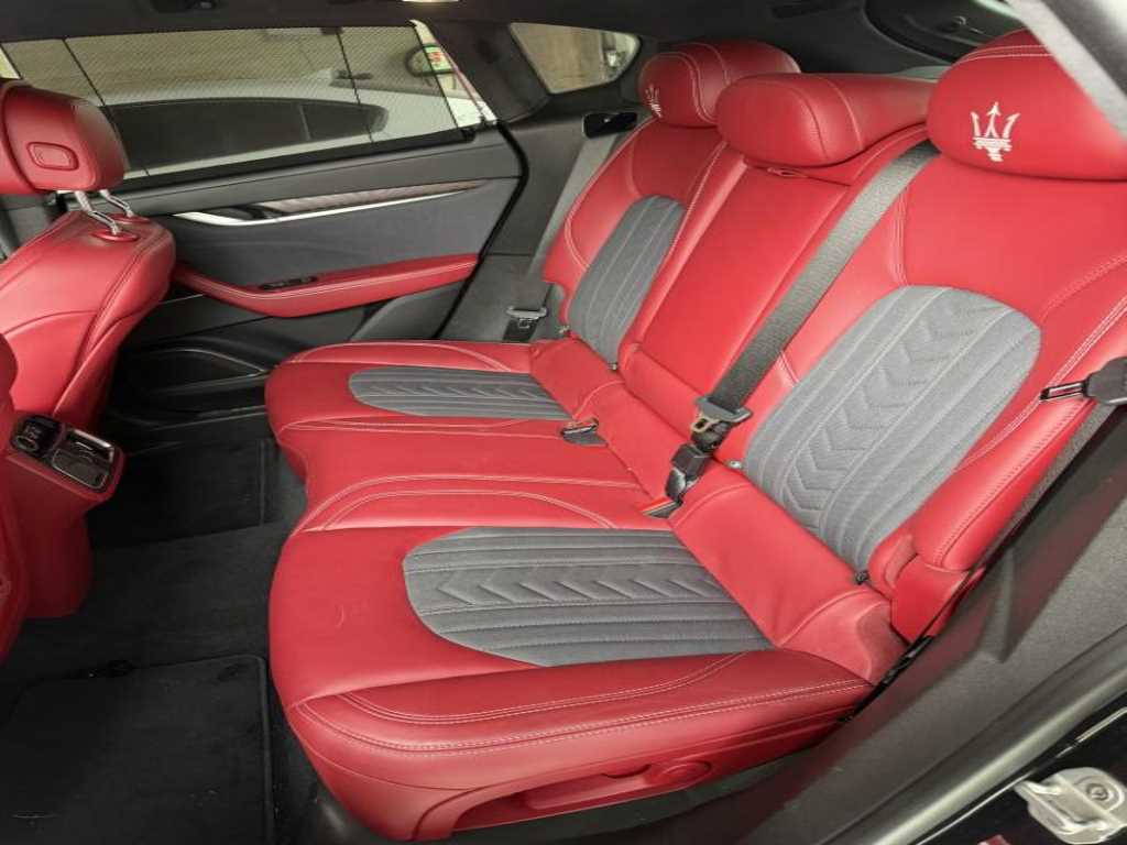 Maserati Levante - Vista 3