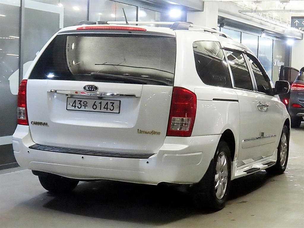 KIA Carnival - Vista 4