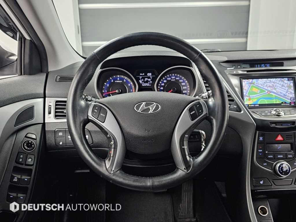 HYUNDAI Avante 2016 Blanco - Importación desde Corea - HF Imports Iquique - Foto 13