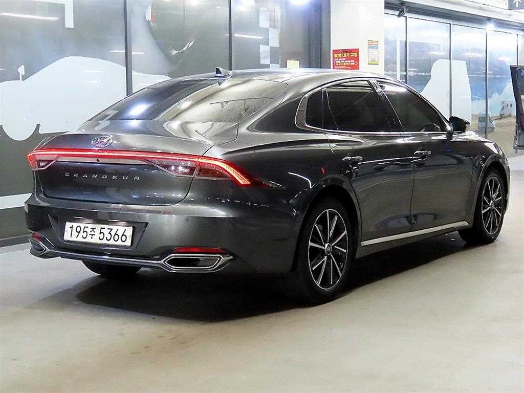 HYUNDAI Grandeur - Vista 4
