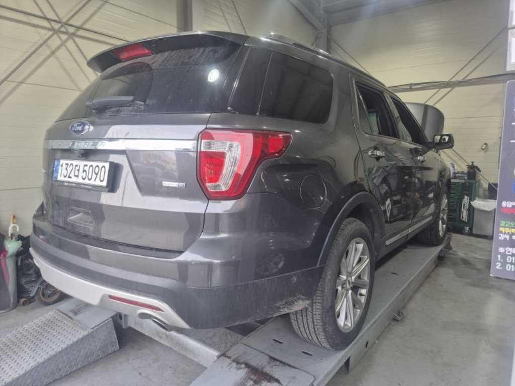 Ford Explorer - Vista 8