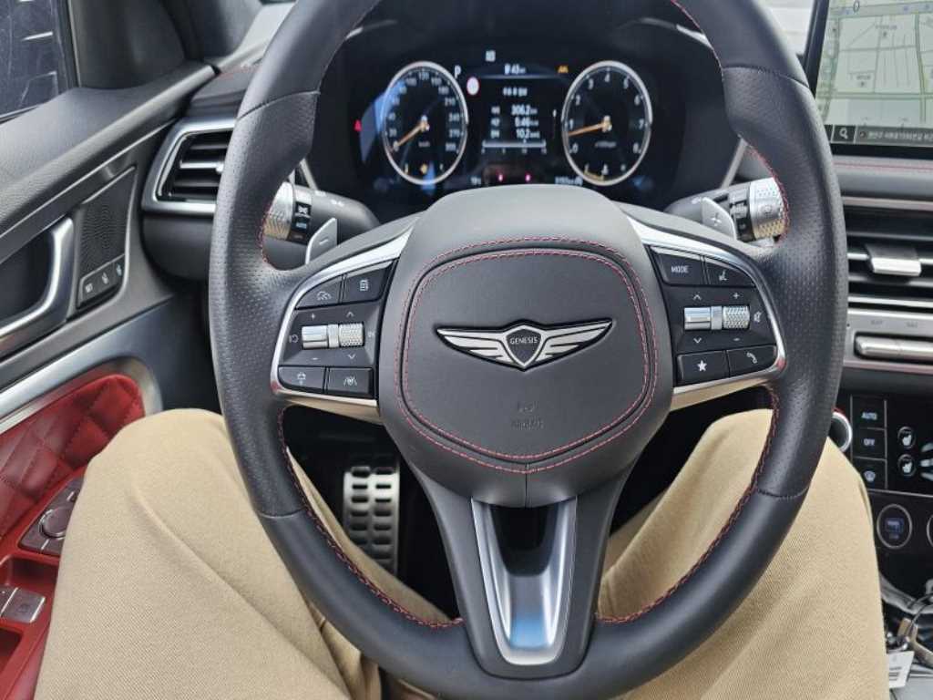 Genesis G70 - Vista 10