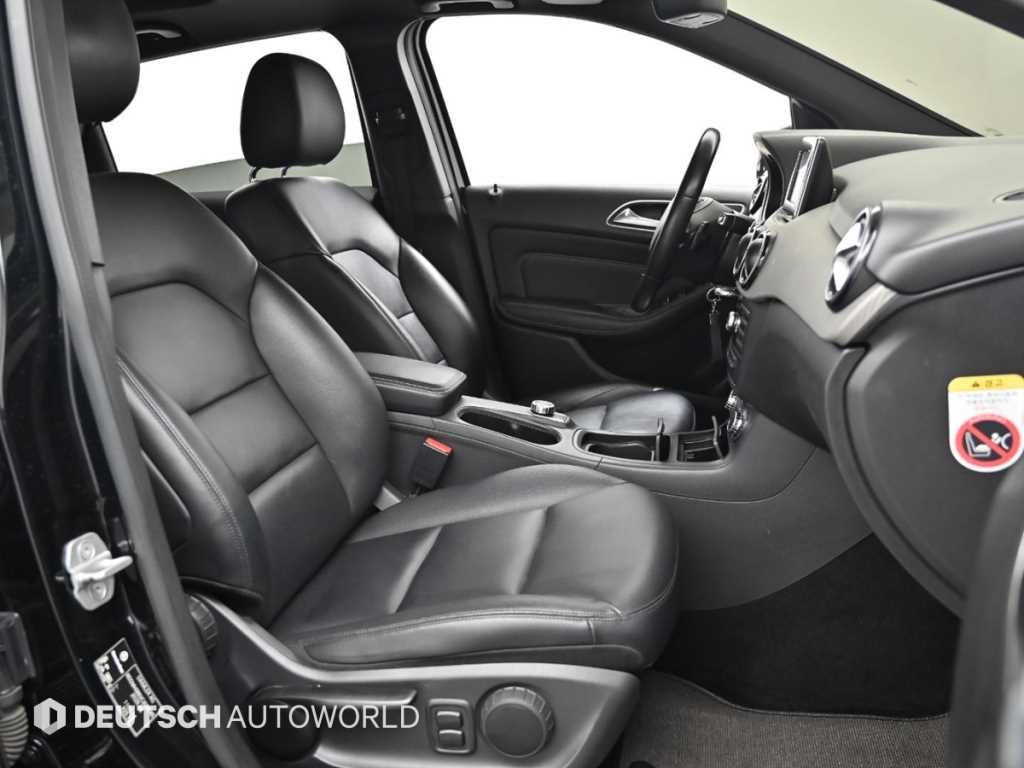 Mercedes Benz B Class (MY B) - Vista 9