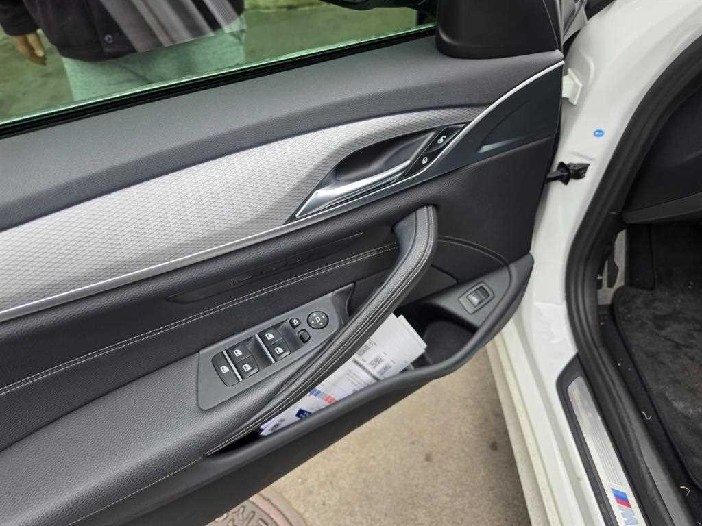 BMW 5 Series - Vista 5