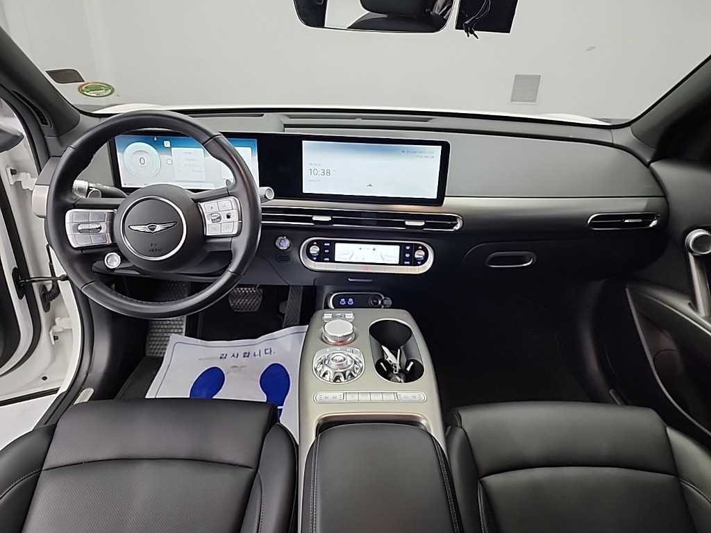 Genesis GV60 - Vista 5