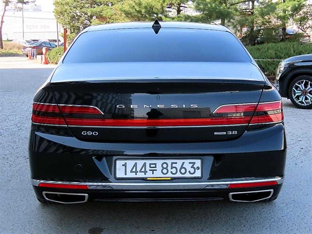 Genesis G90 - Vista 4