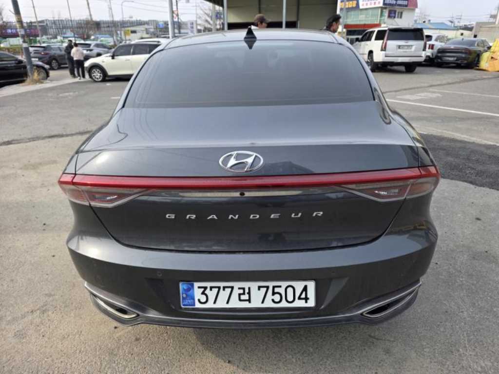 HYUNDAI Grandeur - Vista 2