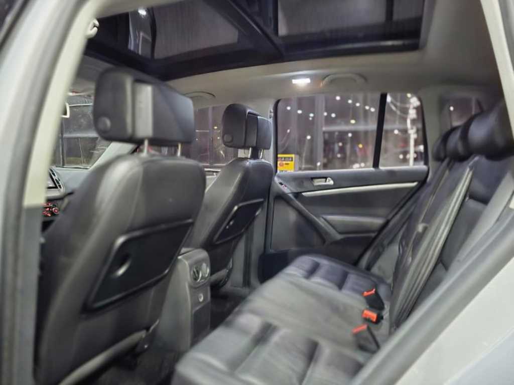 Volkswagen Tiguan - Vista 9
