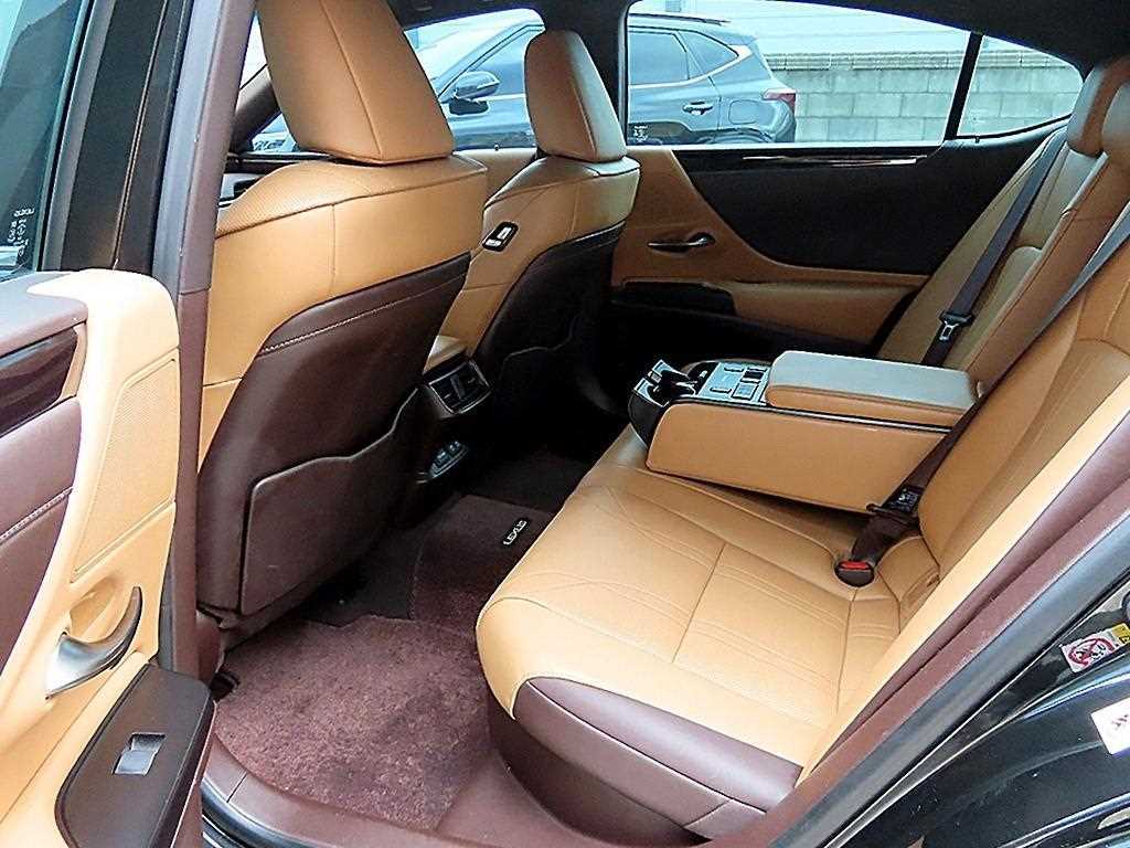 Lexus ES - Vista 6