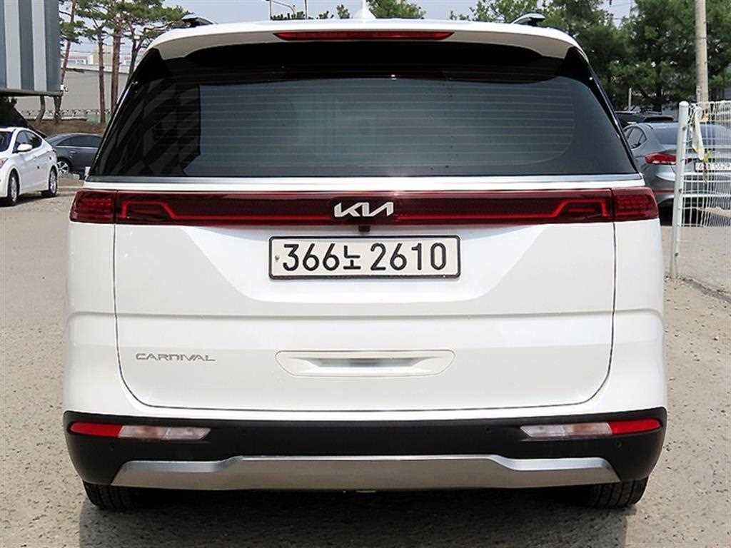 KIA Carnival - Vista 4