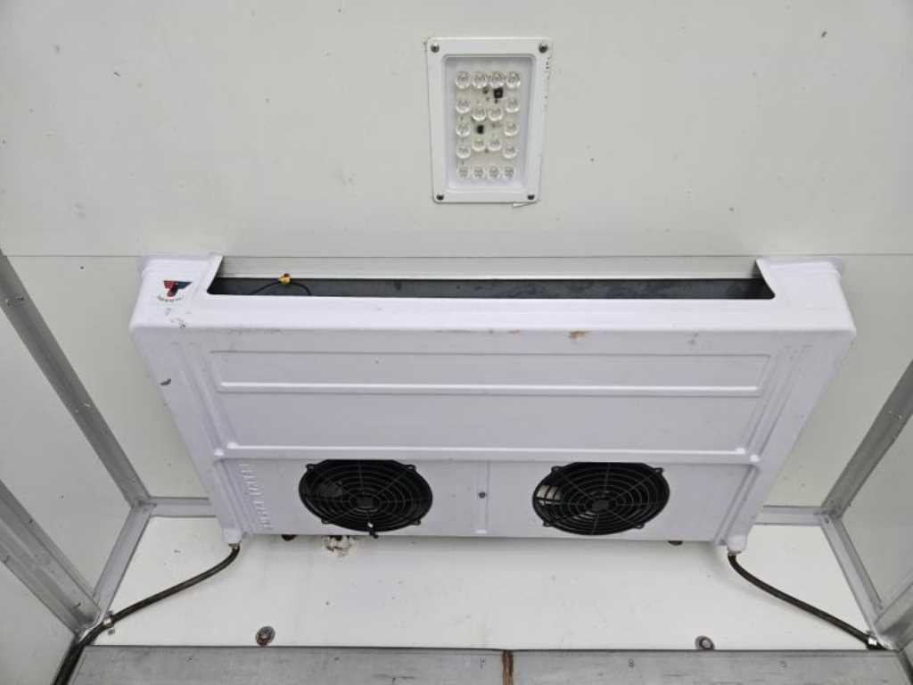 medium and large cargo truck - Vista 7