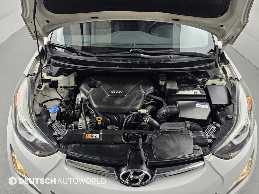 HYUNDAI Avante - Vista 6