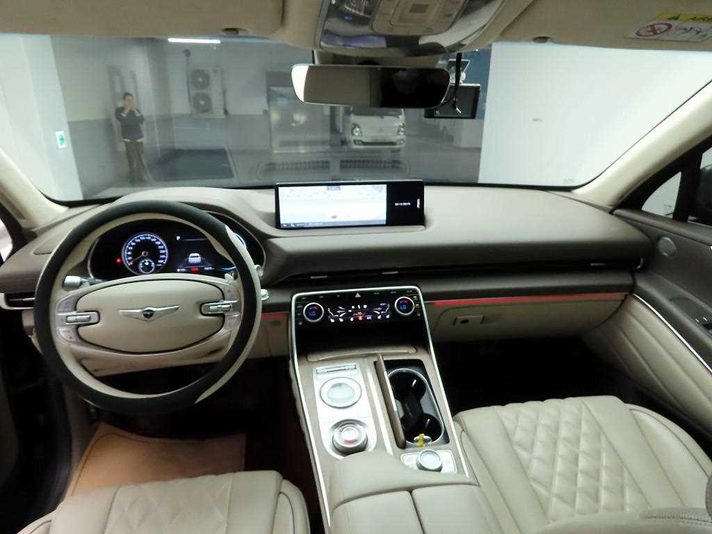 Genesis GV80 - Vista 7