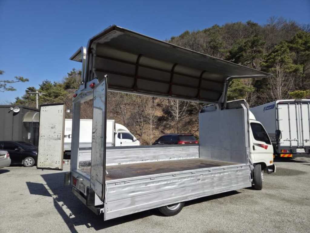 medium and large cargo truck - Vista 4