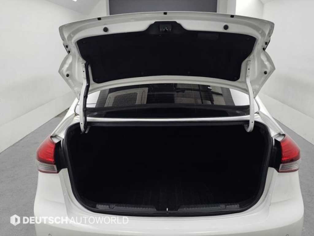 KIA K3 2018 Blanco - Importación desde Corea - HF Imports Iquique - Foto 19