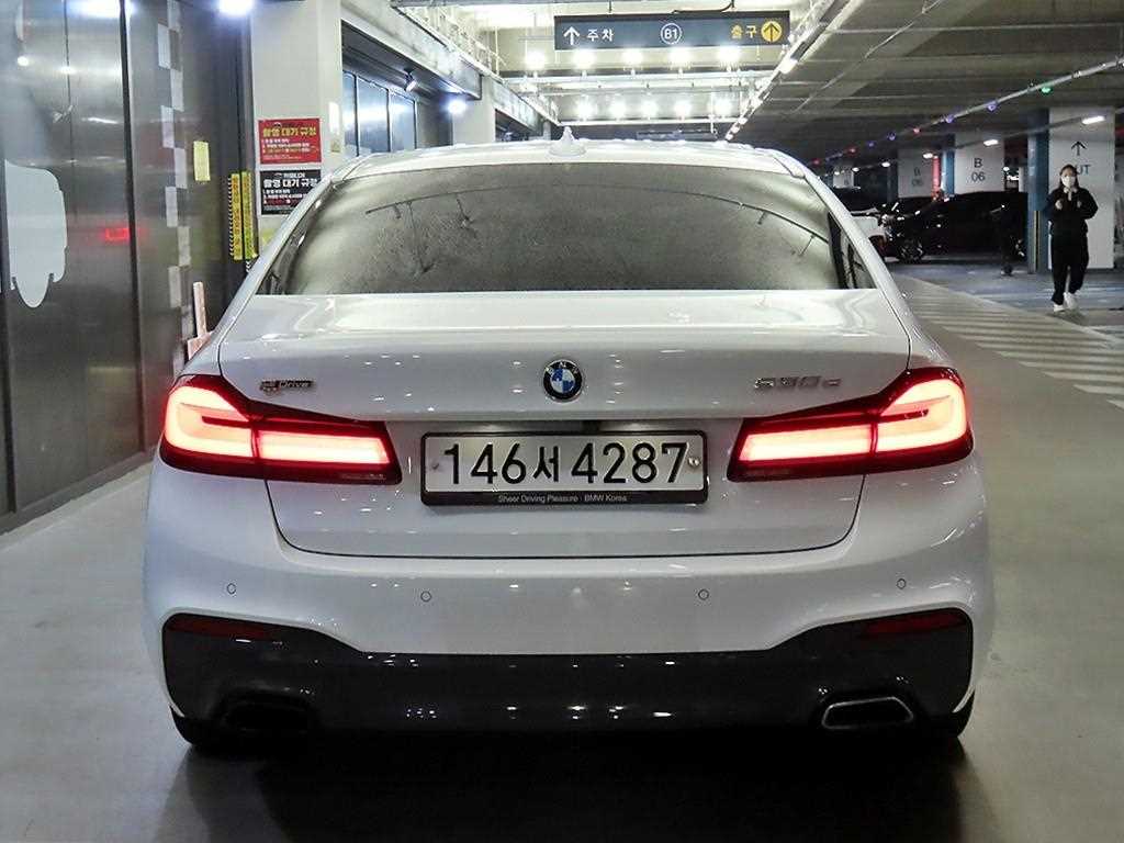 BMW 5 Series - Vista 5