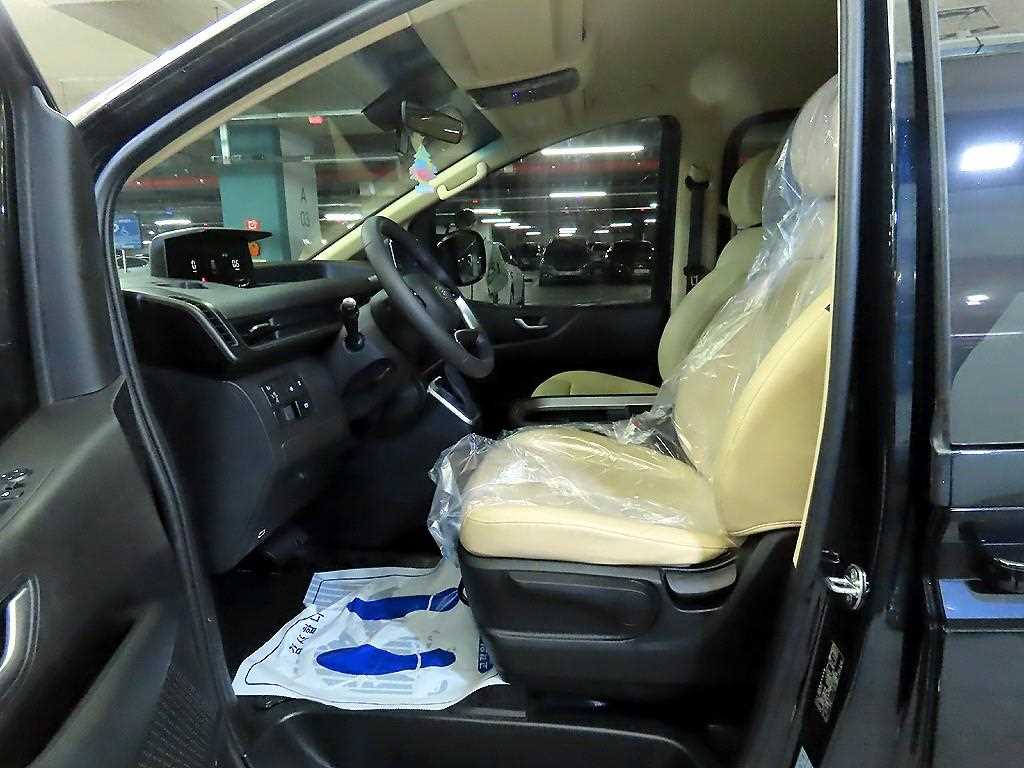 HYUNDAI Staria - Vista 6