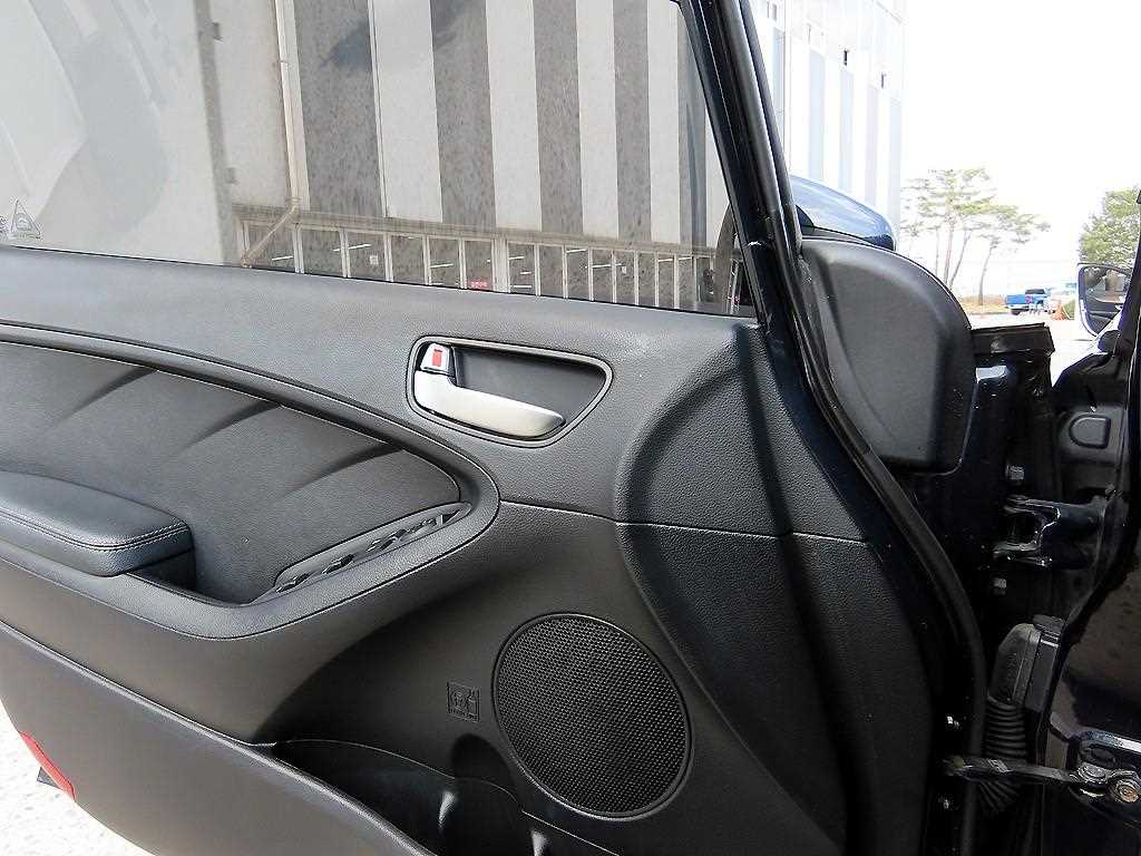 KIA K3 - Vista 11