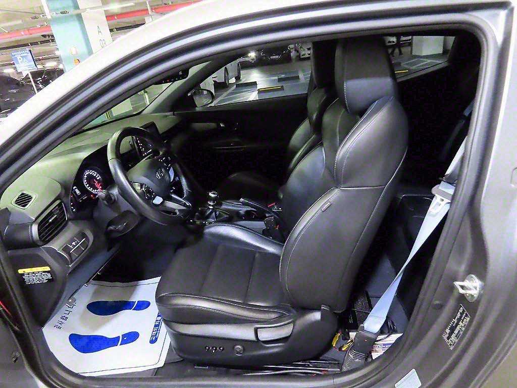 HYUNDAI Veloster - Vista 6