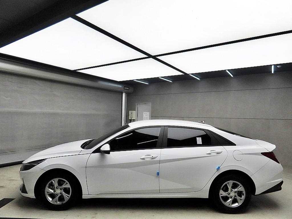 HYUNDAI Avante - Vista 4