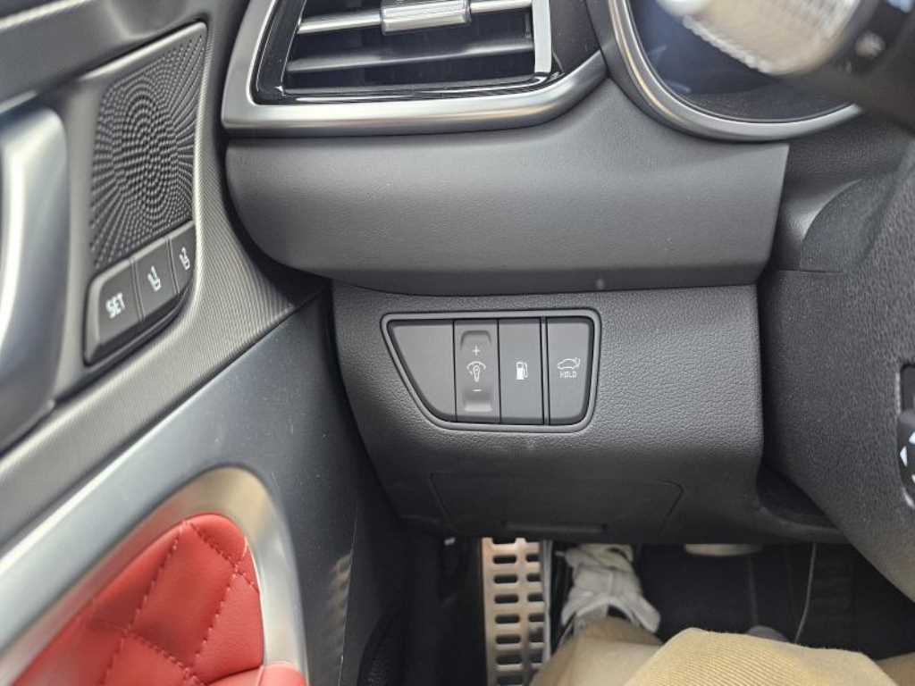 Genesis G70 - Vista 9