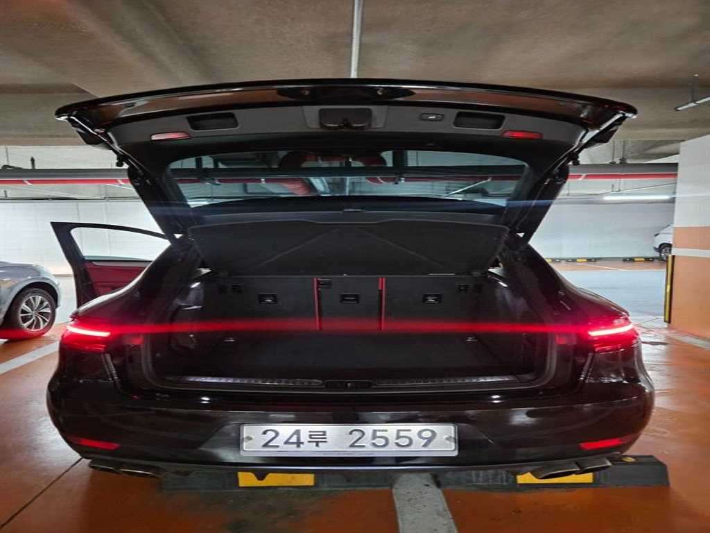 Porsche Macan - Vista 10