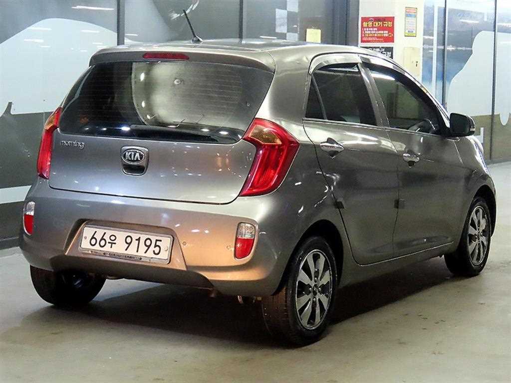 KIA Morning - Vista 4