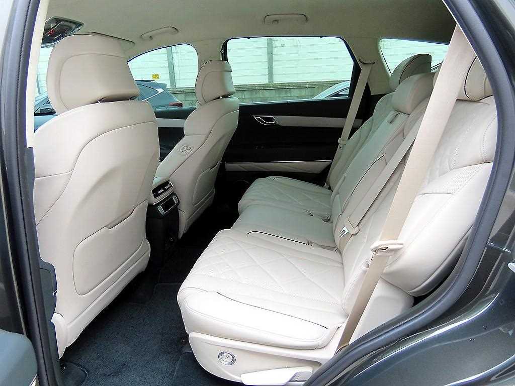 Genesis GV80 - Vista 6