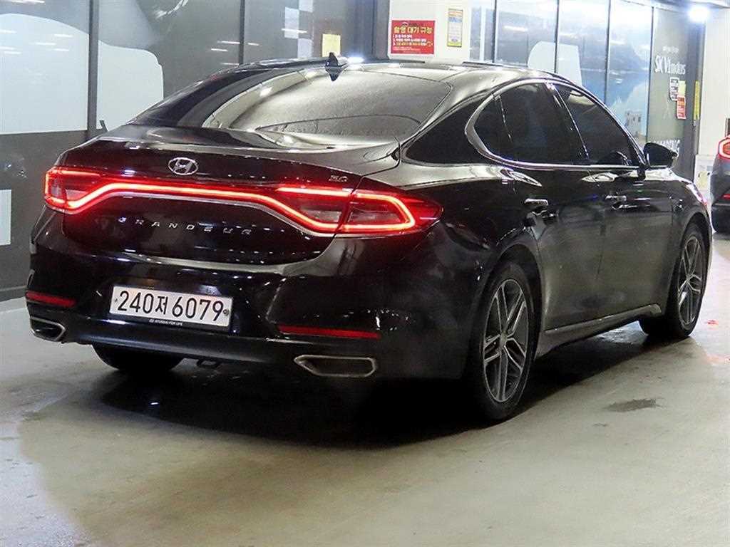 HYUNDAI Grandeur - Vista 4