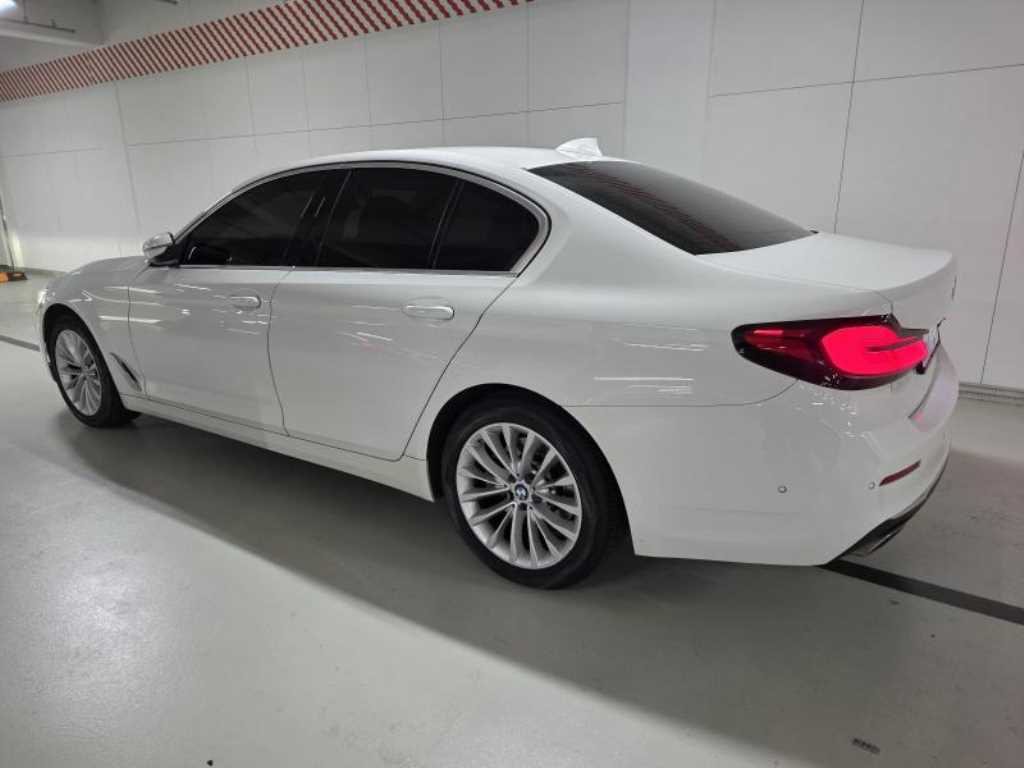 BMW 5 Series - Vista 3