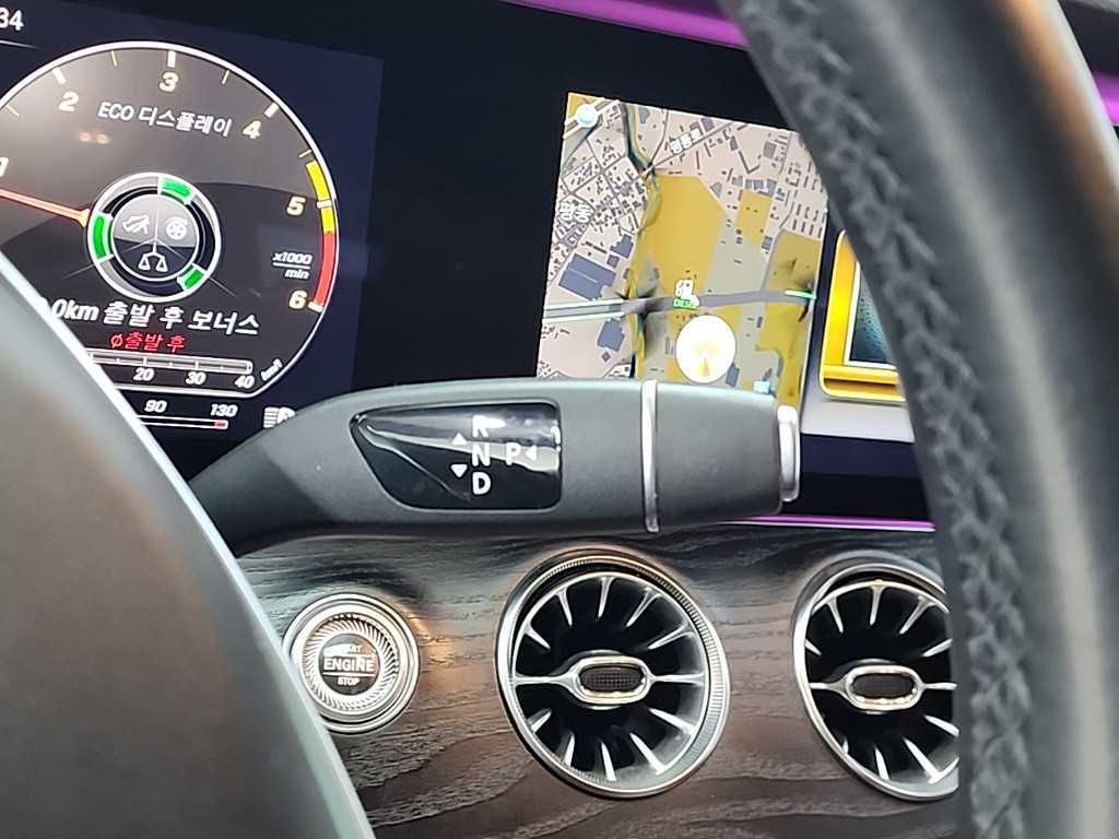 Mercedes Benz E class - Vista 8