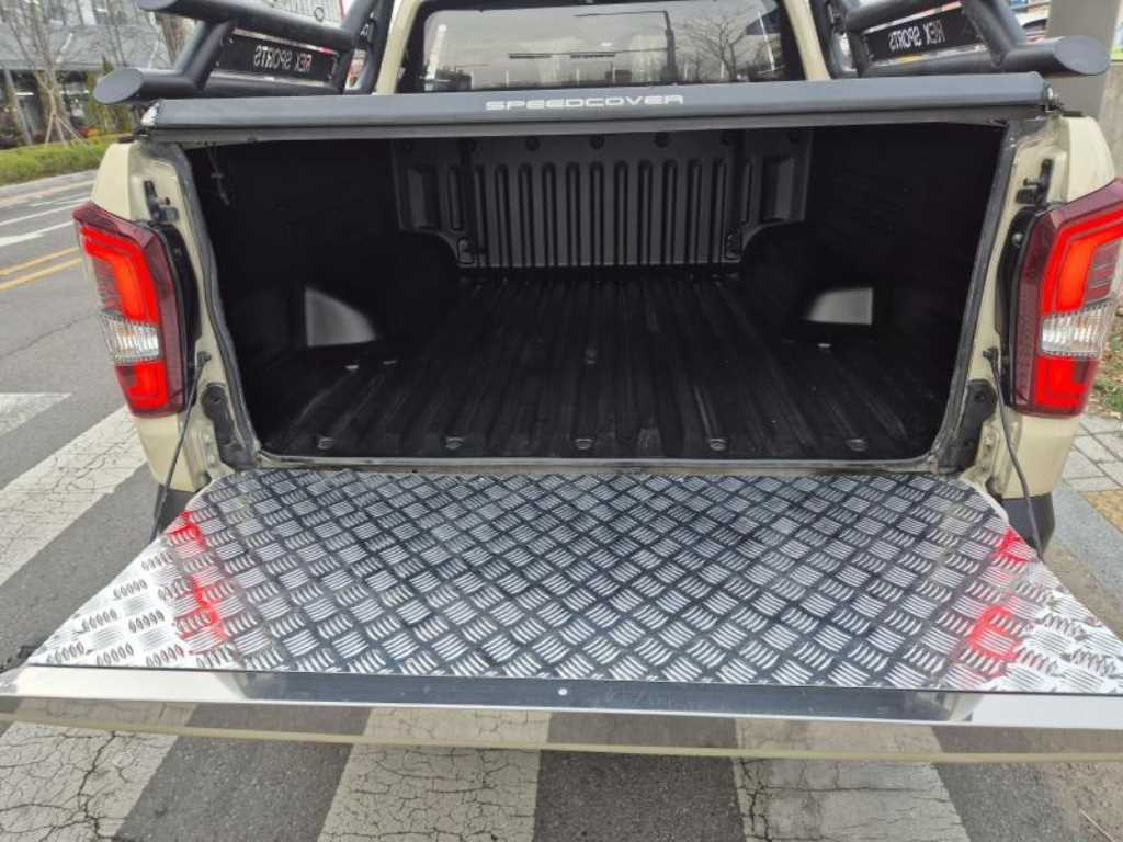 Ssangyong Rexton - Vista 8