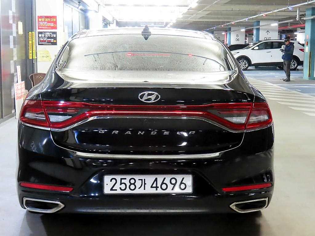 HYUNDAI Grandeur - Vista 5