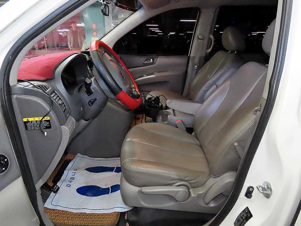 KIA Carnival - Vista 6