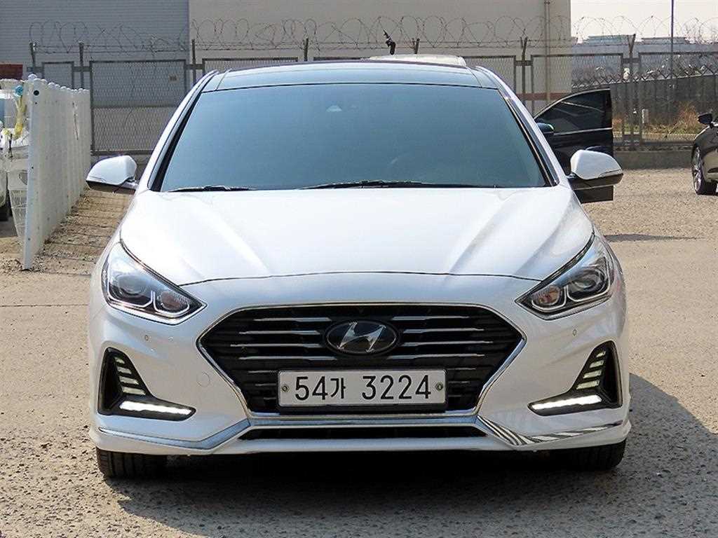 HYUNDAI Sonata - Vista 2