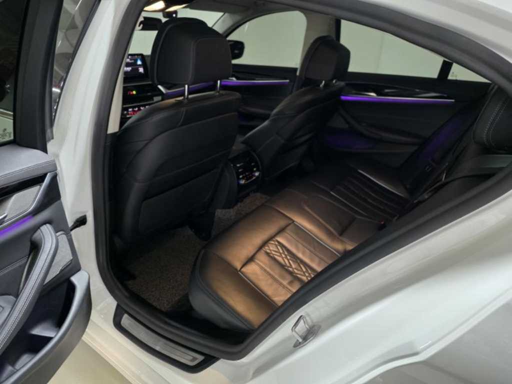 BMW 5 Series - Vista 8