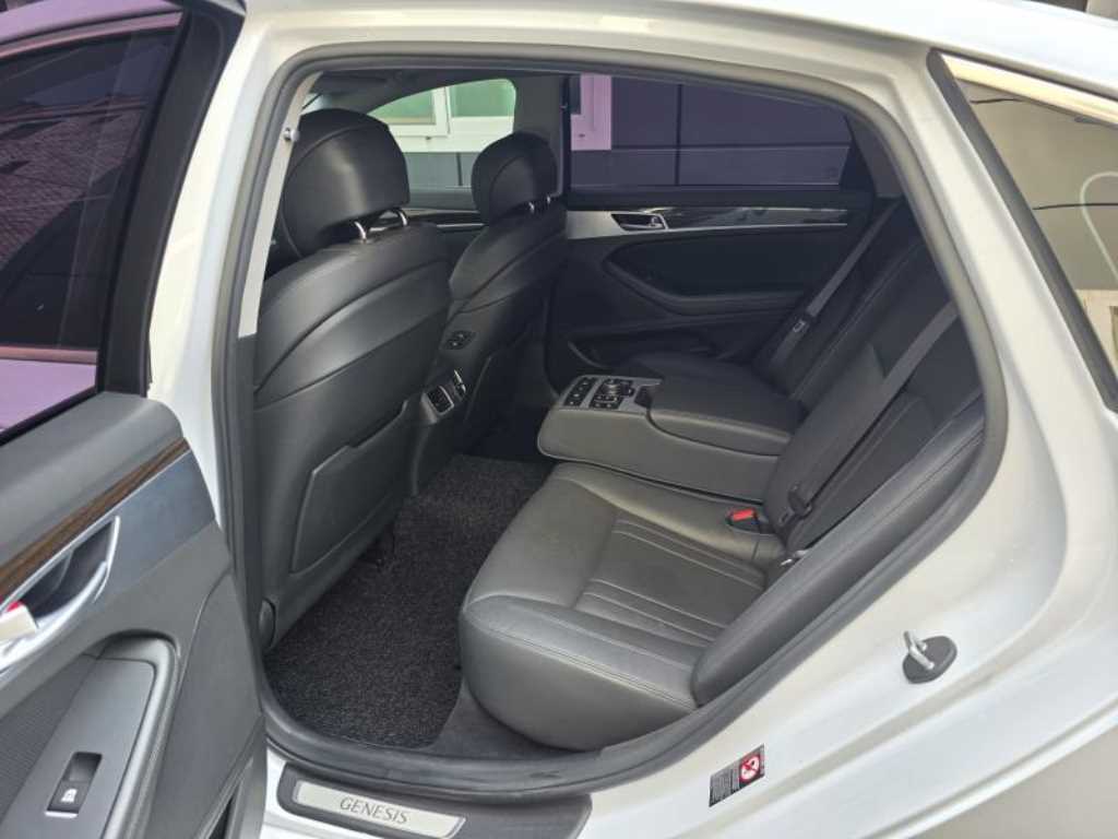 Genesis G80 - Vista 6