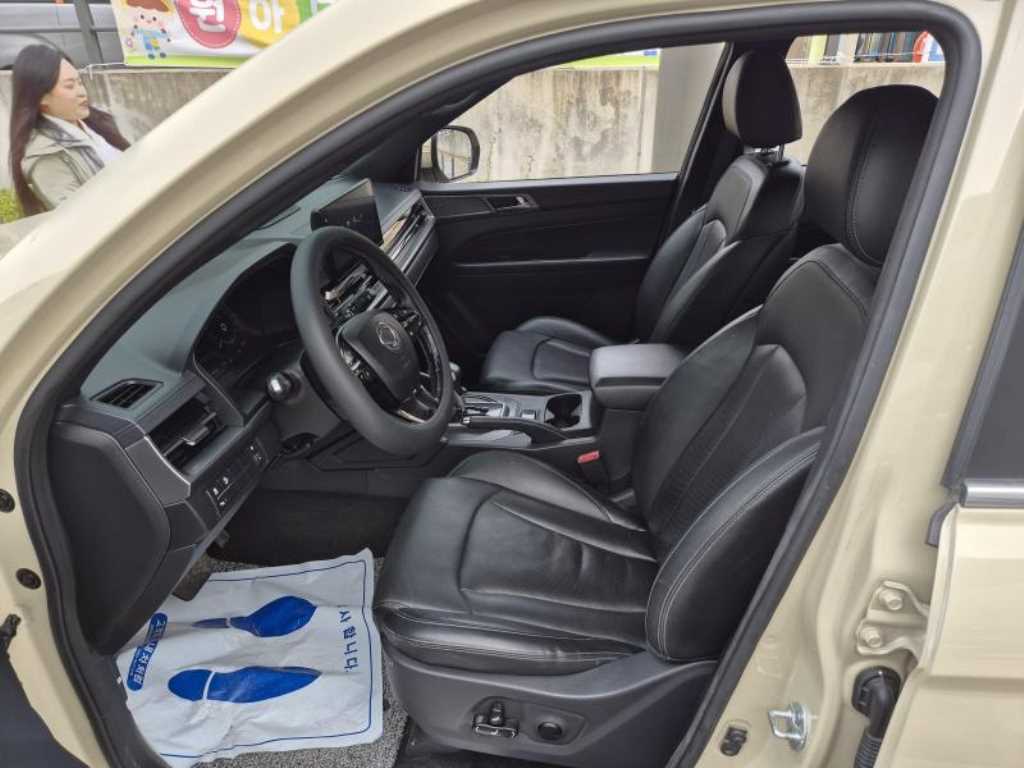 Ssangyong Rexton 2024 Gold color - Importación desde Corea - HF Imports Iquique - Foto 13