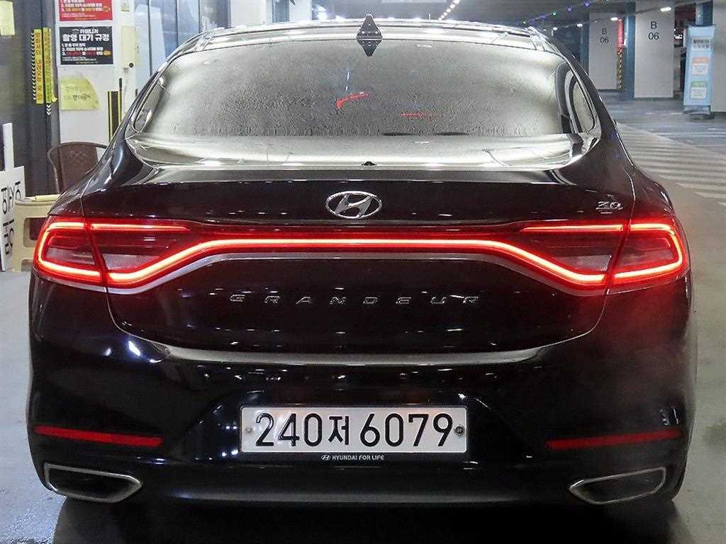 HYUNDAI Grandeur - Vista 5