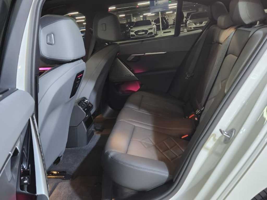 BMW 5 Series 2025 Blanco - Importación desde Corea - HF Imports Iquique - Foto 13