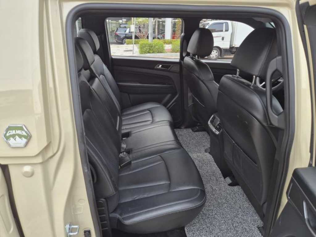 Ssangyong Rexton 2024 Gold color - Importación desde Corea - HF Imports Iquique - Foto 17