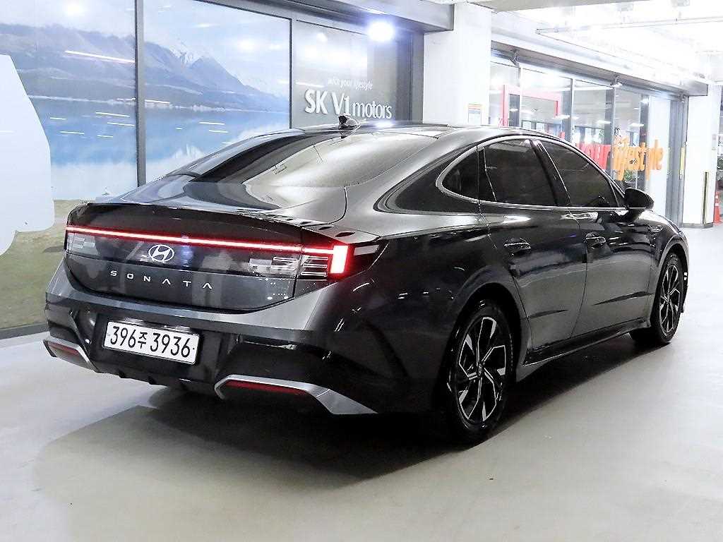 HYUNDAI Sonata - Vista 4