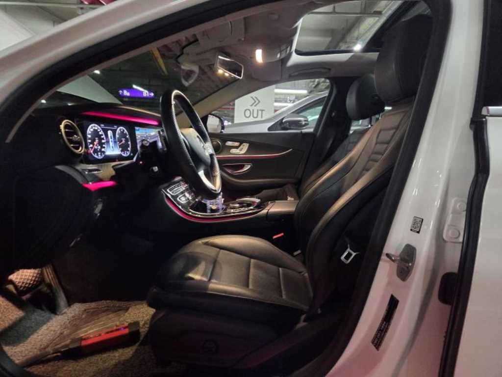 Mercedes Benz E class - Vista 9