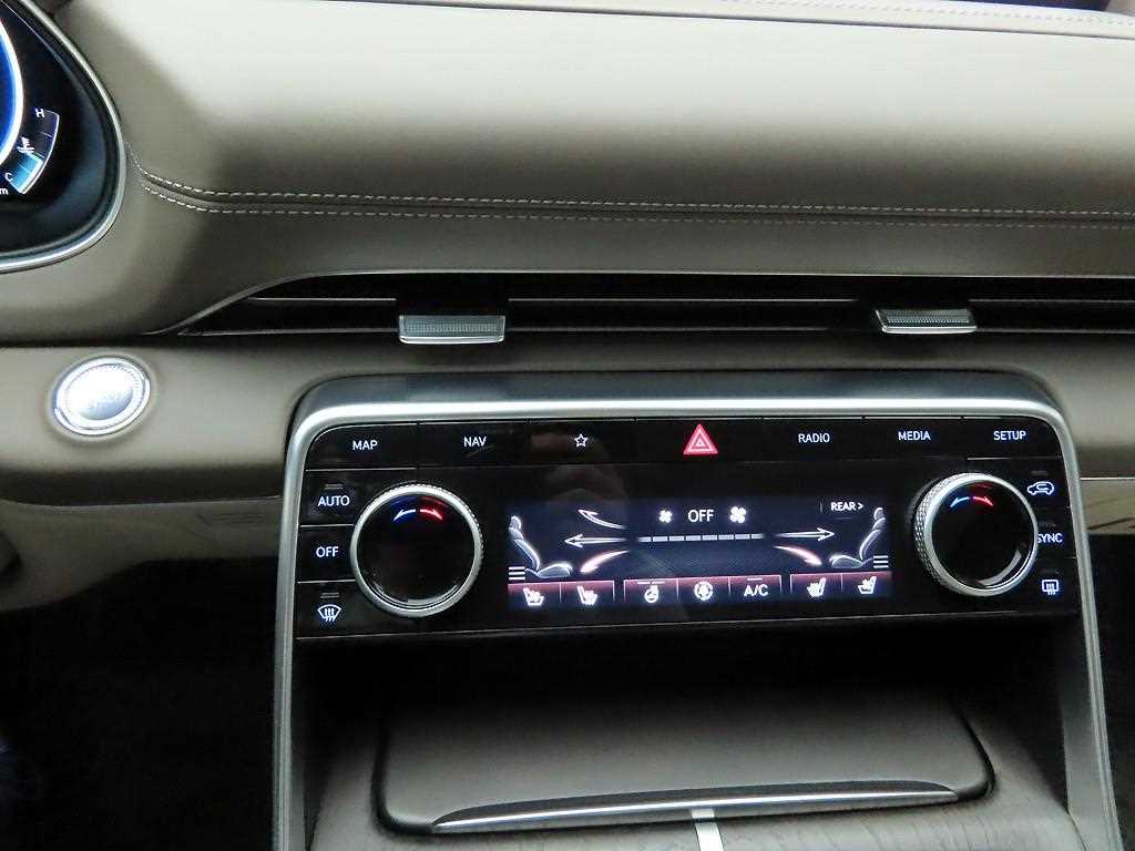 Genesis GV80 - Vista 9